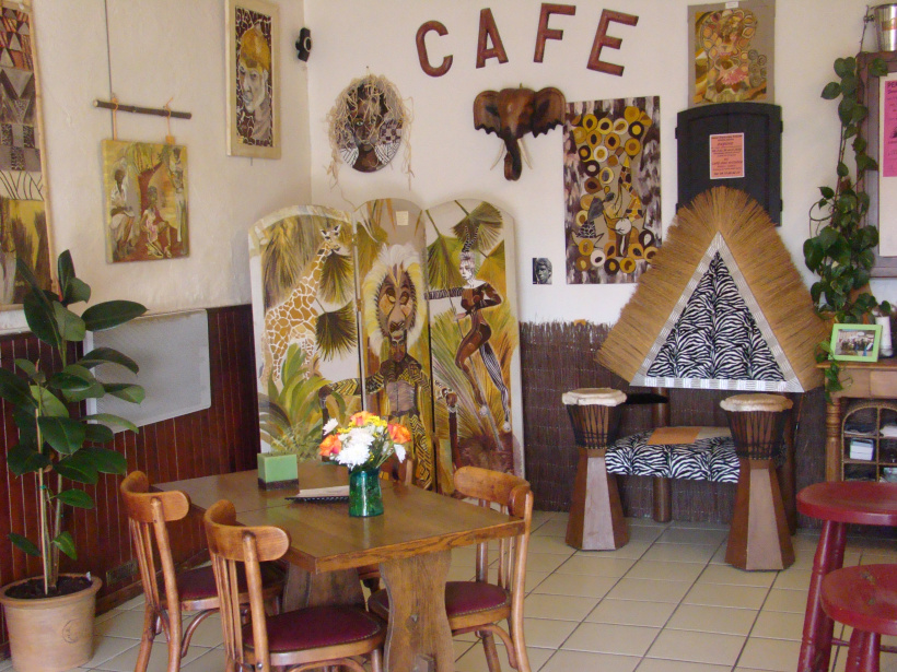 L'ambiance du Café des Artistes peut passer du tout au tout, en fonction des expositions.