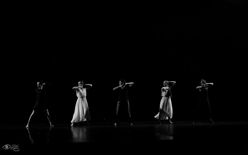 Chorégraphie commune pour les professeurs de danse des trois écoles.