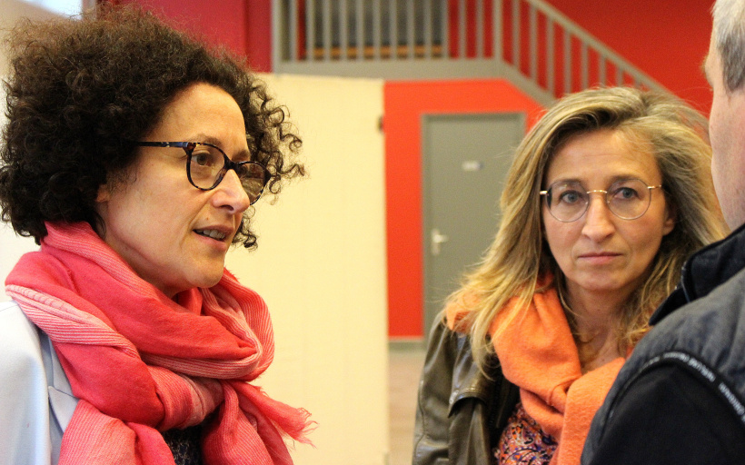 (À gauche) La Ministre Emmanuelle Wargon et Cécile Gallien (maire de Vorey)