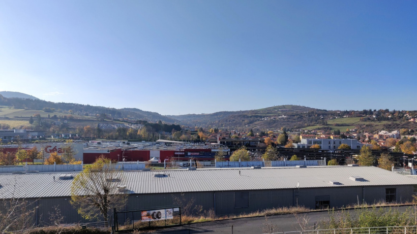 La zone commerciale de Chirel à Vals près Le Puy.