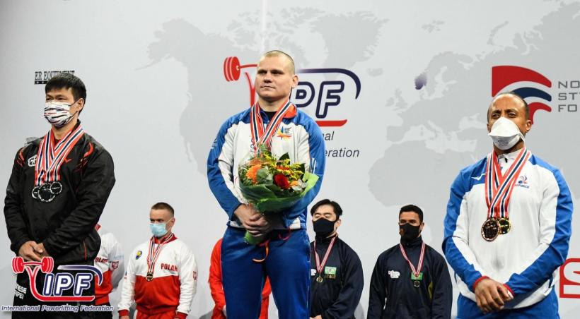 Hassan El Belghiti remporte le bronze aux mondiaux 2021 de powerlifting.