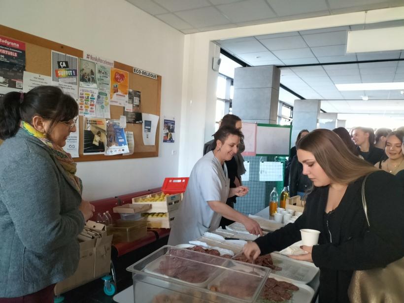 Petit déjeuner bio et local au lycée Simone Weil