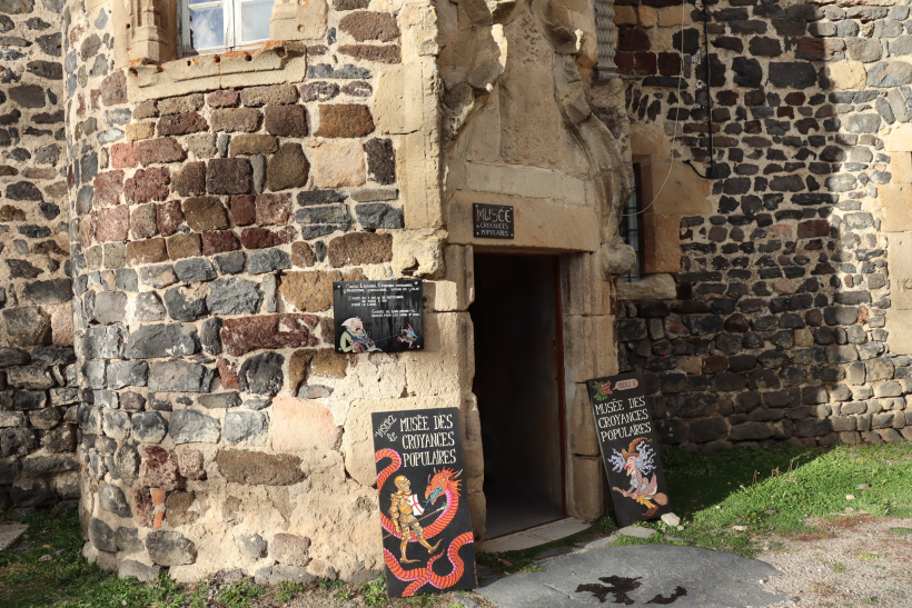 Le musée des croyances populaires  du Monastier-sur-Gazeille. 