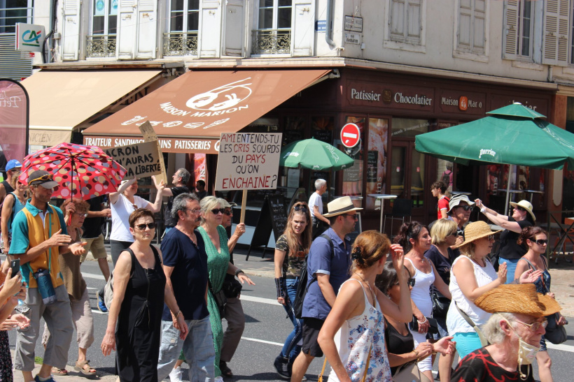 Manifestation anti pass sanitaire le 14 août 2021 au Puy-en-Velay.