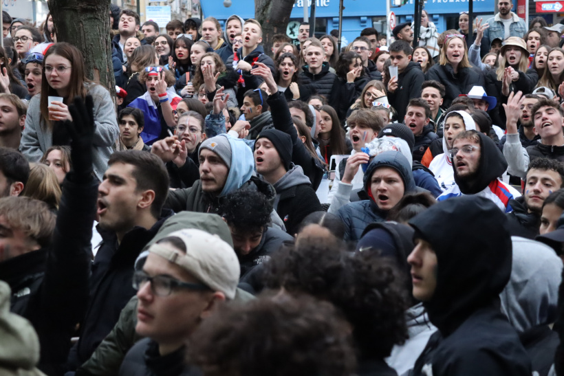 Pendant plus de 3 heures, les supporters des Bleus sont restés concentrés sur le match. 