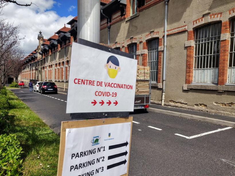 Le centre de vaccination Covid d'Yssingeaux à la salle de la Coupe du monde