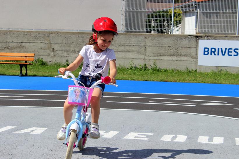 Le vélo est le premier moyen de transport dès le plus jeune.