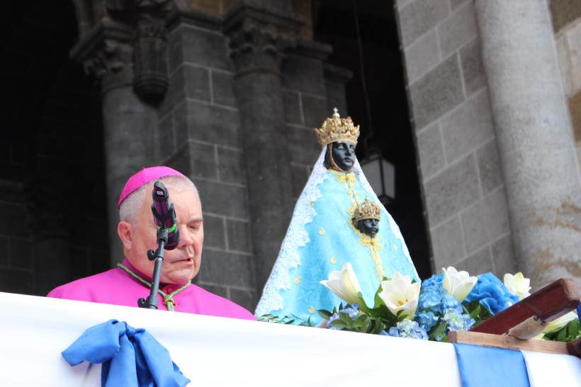 Mgr Baumgarten pour ses premières processions en tant qu'évêque du Puy