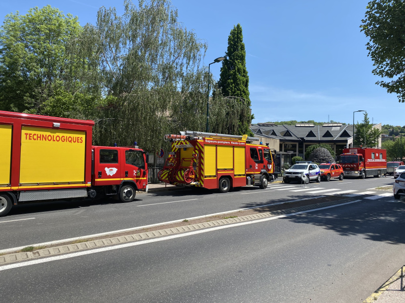 Un important dispositif des pompiers a été déployé devant le centre culturel de Vals.