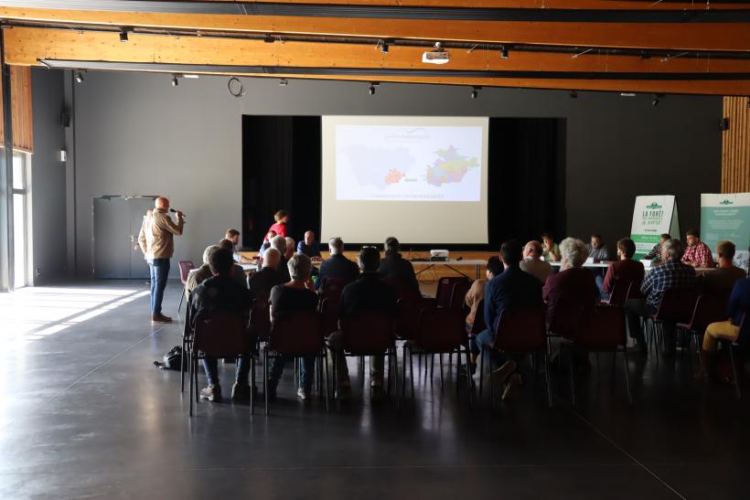 La fête du bois a eu lieu à la salle du vourzet de Lantriac. 