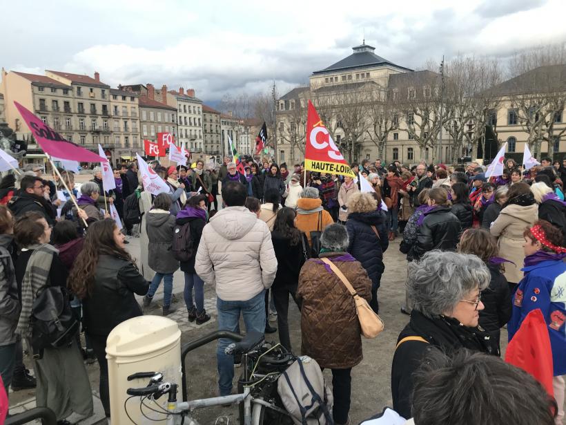 Place du Breuil, mobilisation lors de la journée internationale des droits des femmes