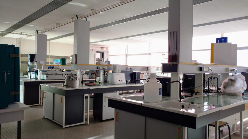 Laboratoire de chimie de l'IUT du Puy-en-Velay.