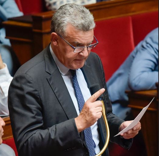 Le député Jean-Pierre Vigier à l'assemblée nationale. 