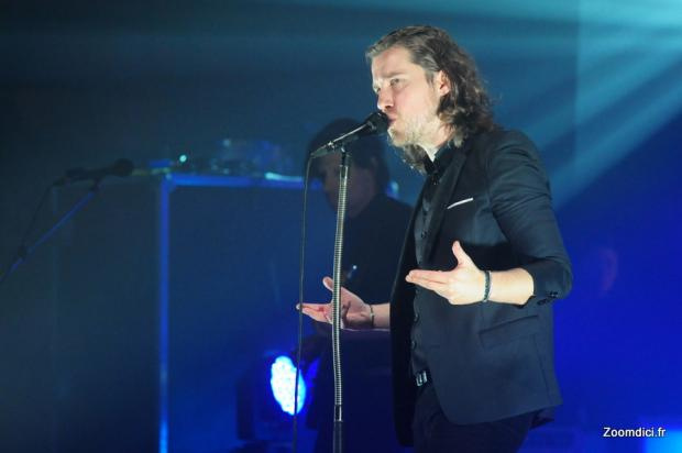 Julien Doré au théâtre du Puy-en-Velay en 2014.