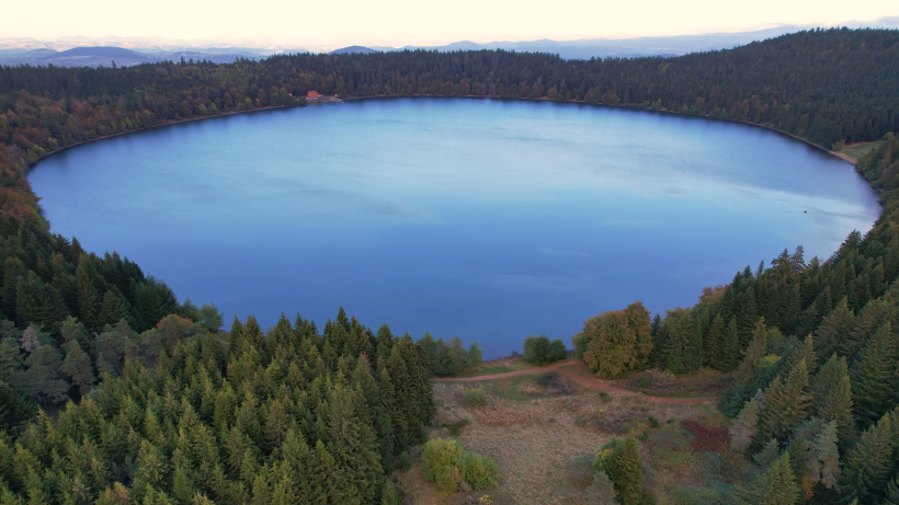 Le pompage du lac par la commune du Bouchet-Sait-Nicolas devrait s'achever en juin 2025. 