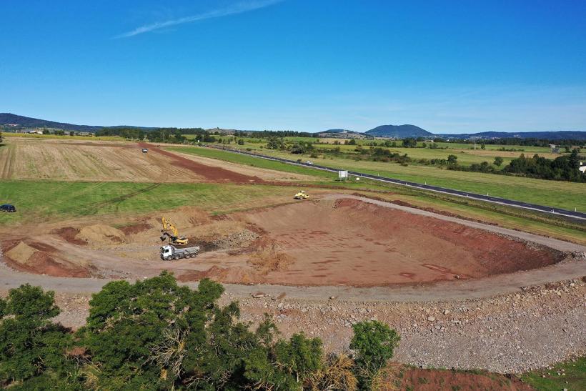 Une bassine de retenue collinaire est en construction vers le rond-point de Coubladour.