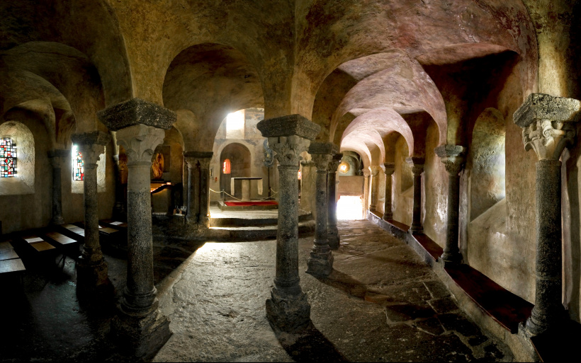 L'intérieur de la Chapelle dévoile des secrets vieux de mille ans.