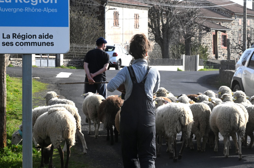 Les opposants à la déviation St-Hostien/Le Pertuis parcourent le département.