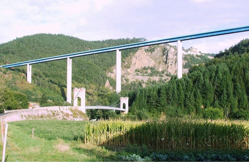 Le viaduc du Lignon, grand écart entre Monistrol et St-Maurice-de-Lignon. 