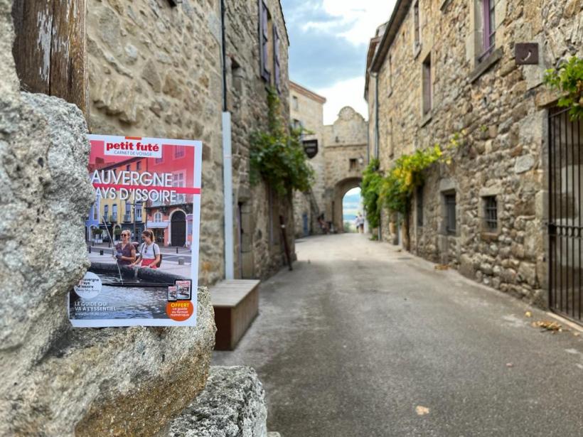 Le Petit futé Auvergne Pays d'Issoire a choisit Montpeyroux pour son lancement.
