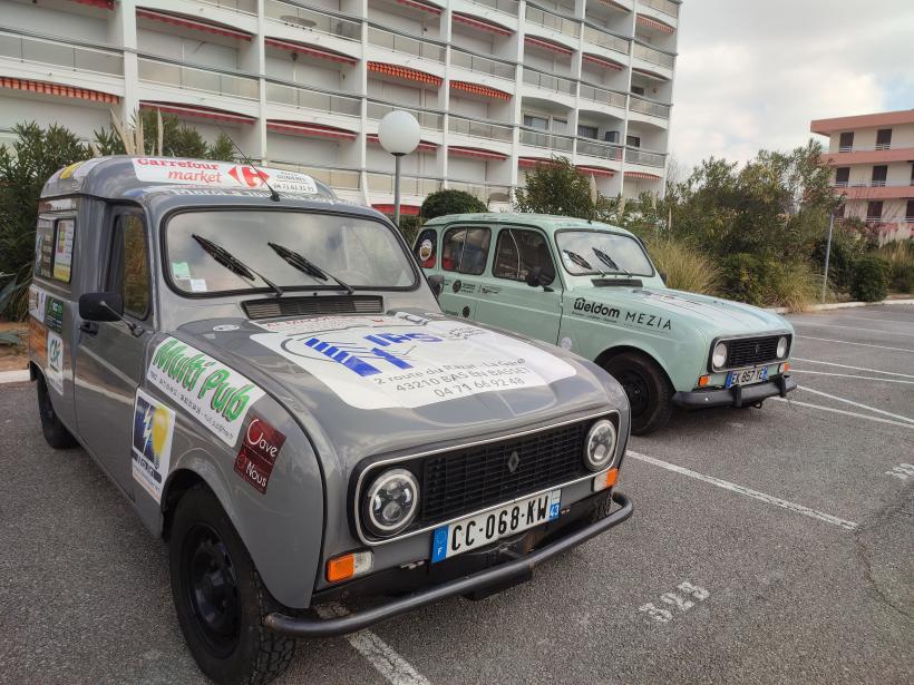 Les Renault 4L altiligériennes des duos de Riotord et Dunières et des Yssingelais