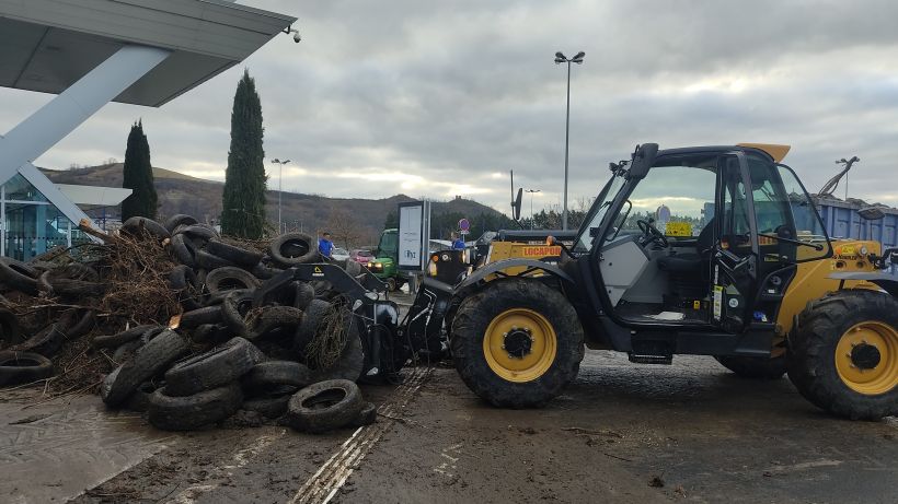 Carrefour Issoire colère des agriculteurs