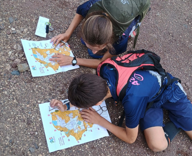 C'est quoi, ce truc ? Une carte en papier ? Comment ça marche ? 