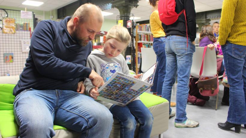 La bibliothèque du Puy-en-Velay se situe place de la halle.