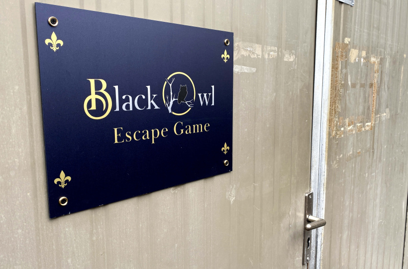 Quels secrets et quelles épreuves se cachent derrière les portes du Black Owl ?