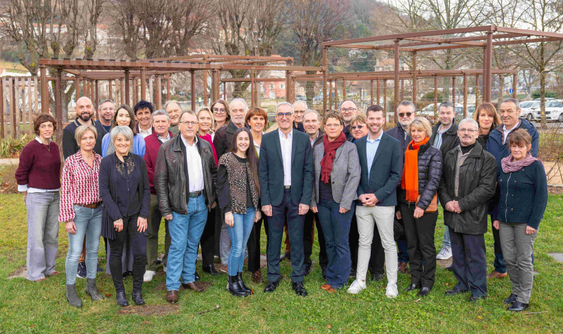 Jean-Paul Bringer, au centre, est fier de partager les noms de sa liste politique. 