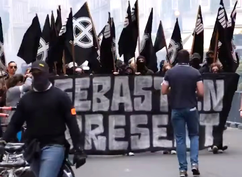 Le défilé du Comité du 9 mai (C9M) rallie tous les groupes ultranationalistes d'Europe à Paris.