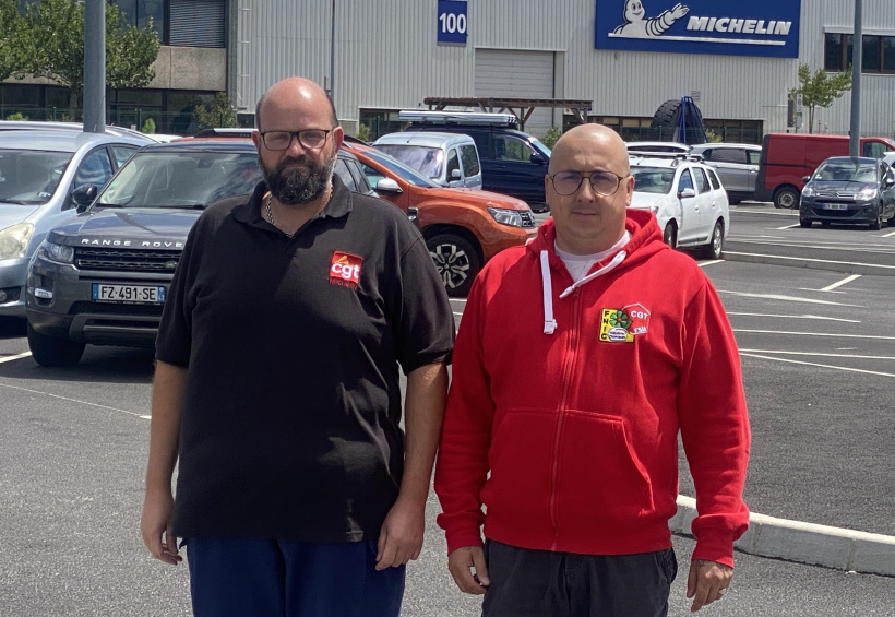 (De gauche à droite) Hervé Bancel et Pierrick Puigarneau, de la CGT Michelin Blavozy. 