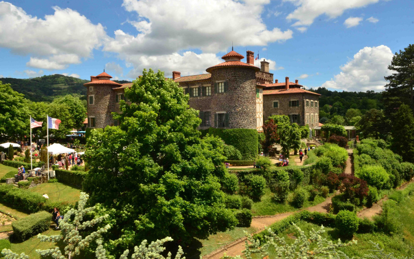 Le château de Chavaniac dans toute sa splendeur.