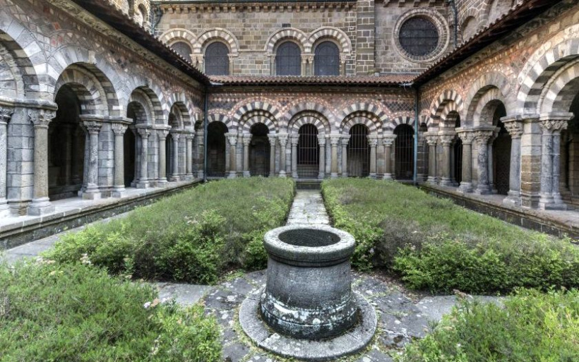 Cloître de la cathédrale du Puy-en-Velay