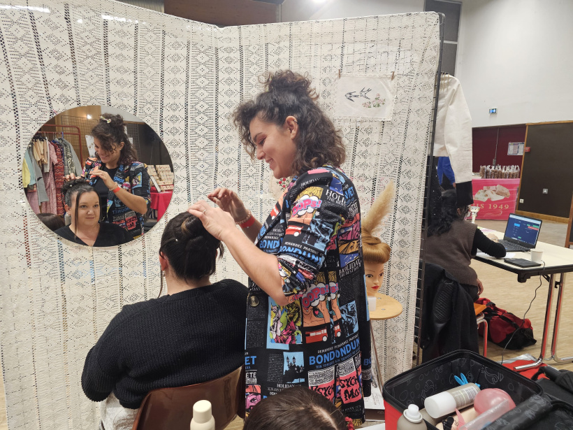 Une coiffeuse rétro.