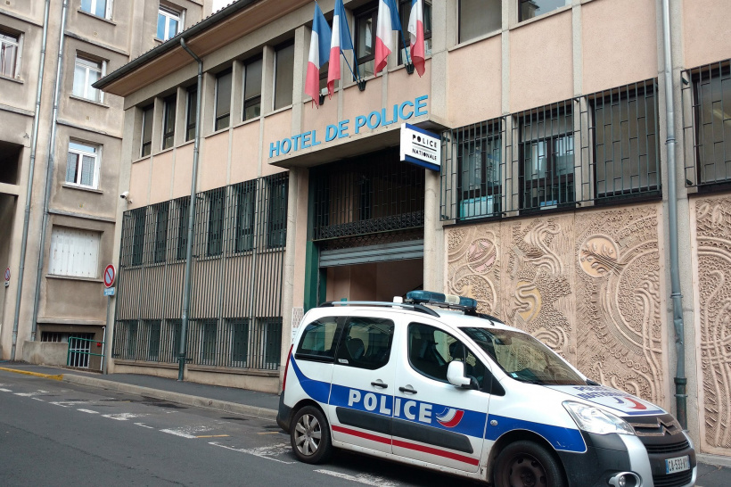 L'hôtel de police du Puy-en-Velay est situé rue de la passerelle.