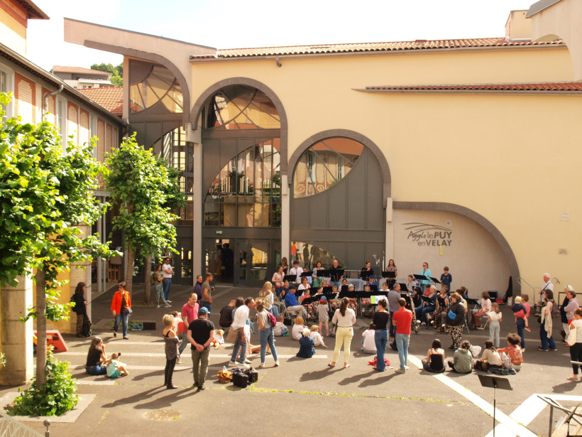 Cour de l'école de musique