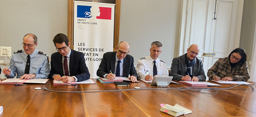 Signature de la convention entre institutions et organismes locatifs
