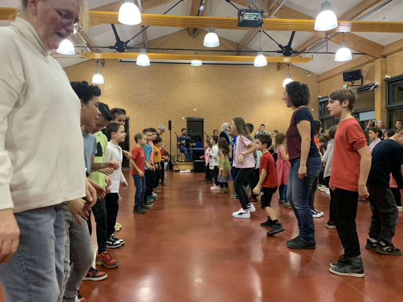 Mardi 13 février les élèves du Monteil ont fait découvrir les danses traditionnelles.