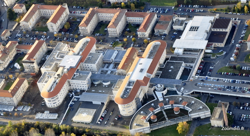 L'hôpital Emile-Roux au Puy-en-Velay vu d'en haut. 