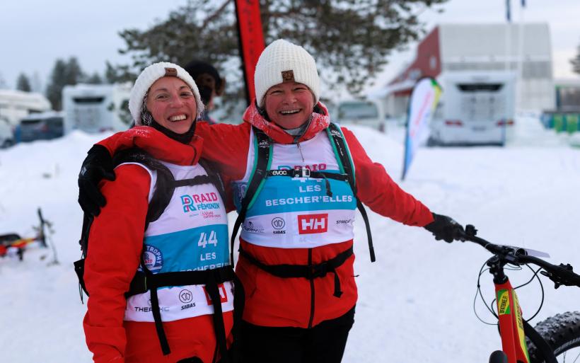 Julie Nouvel et Karine Vigouroux, exténuées mais heureuses pour le Laponie Trophy