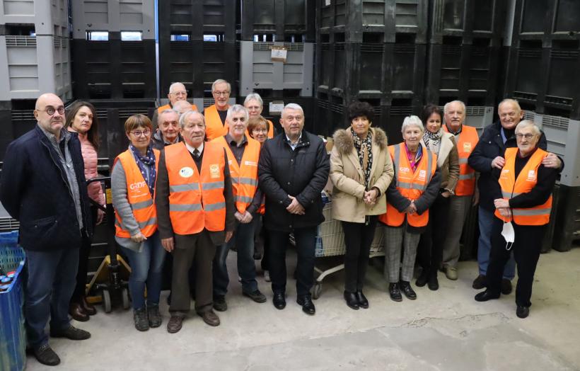 Partenaires et le personnel de la Banque alimentaire ensemble pour les plus fragiles.