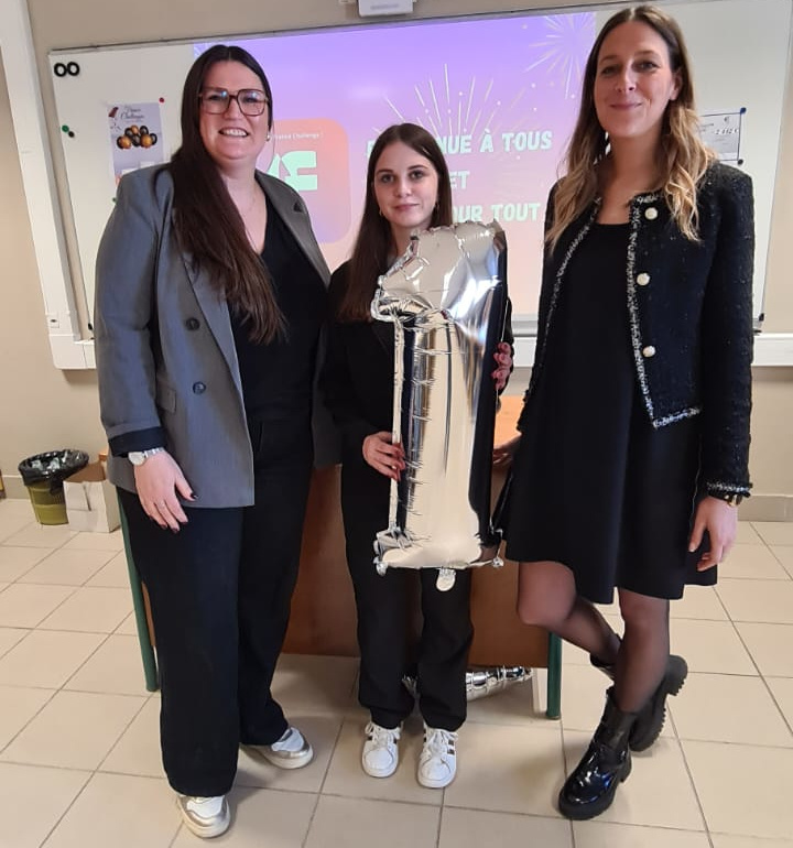 Loane Delaere termine première vendeuse académique.