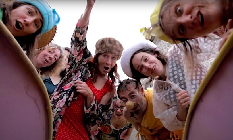 La joyeuse troupe du Festisanj souhaite que le monde voit meilleur...le Monde.