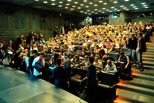Le Festival Court mais Bon emplit les salles à chacune de ses représentations. 