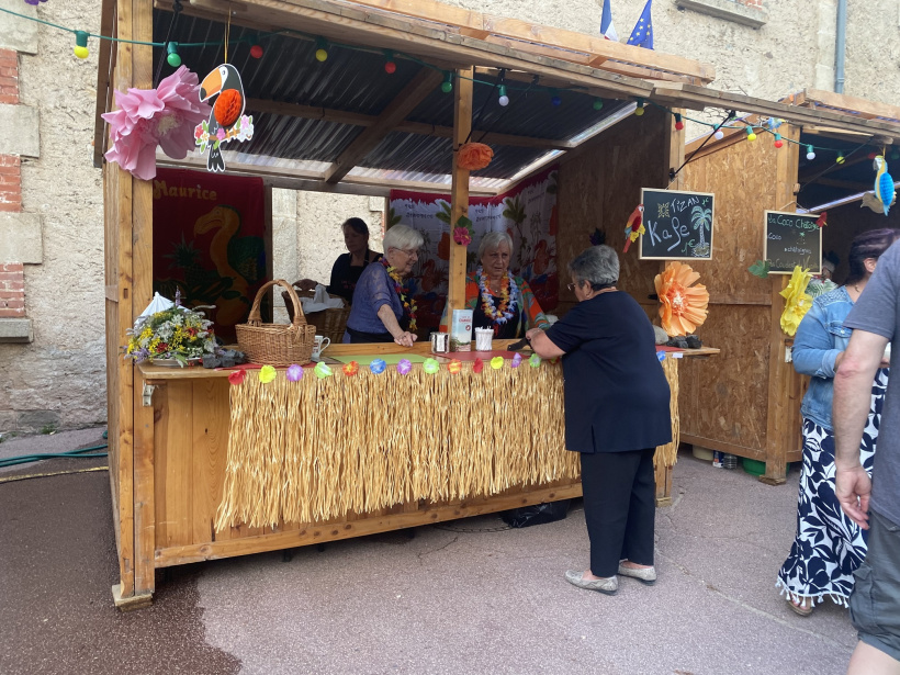 Les stands décorés aux couleurs des îles