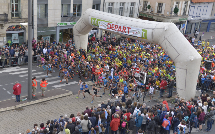 Il y a 5 ans, la foule est au rendez-vous pour les 15 km du Puy-en-Velay.