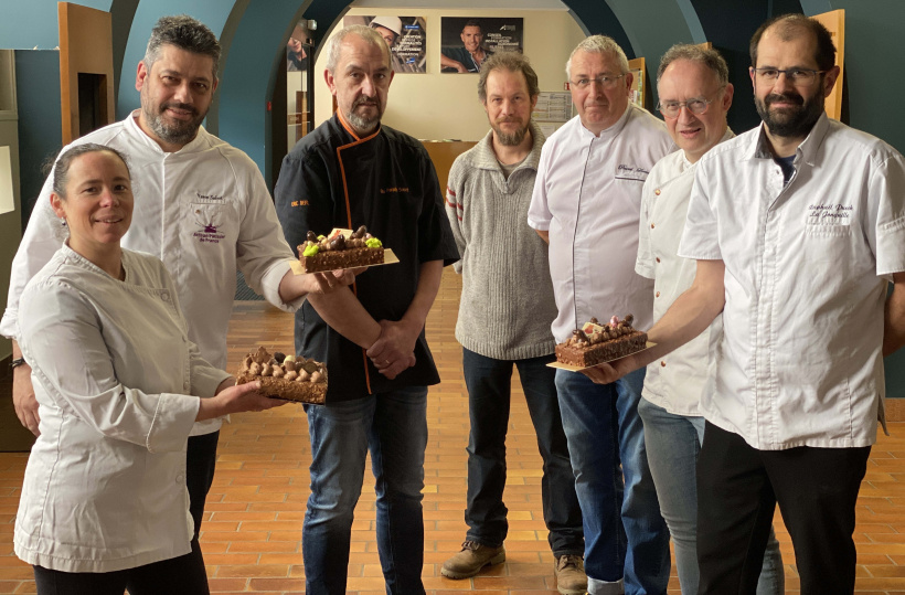 Yann Sabot (2ème à gauche) et ses collègues, fines lames de la gourmandise. 