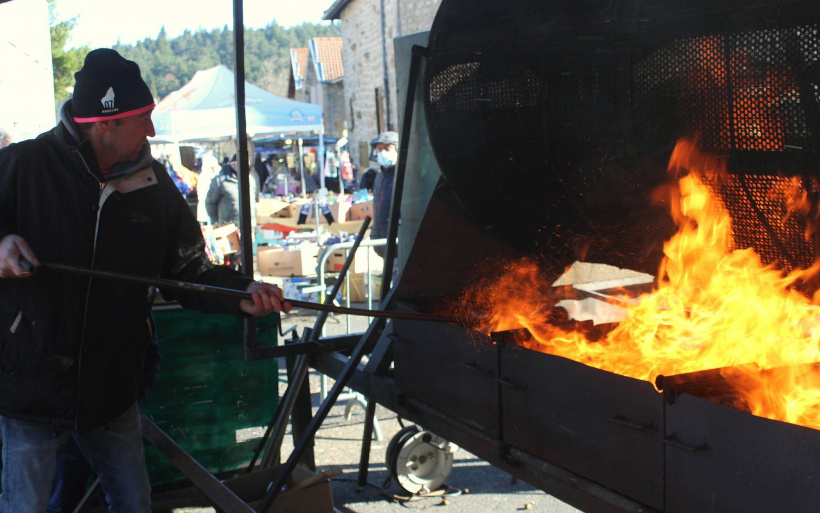 Les Castagnades de Desaignes (07) et son grilloir de châtaignes