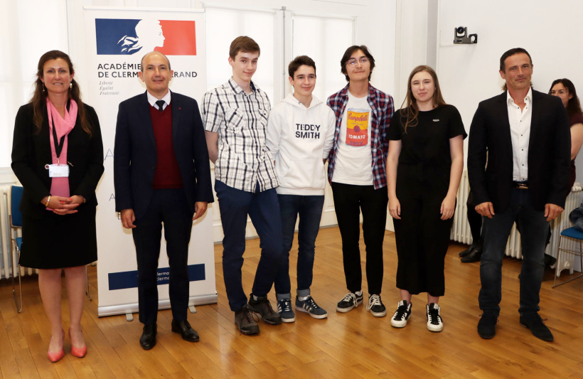 Les 4 jeunes, dont Clara Monnier, au sommet des sélections nationales des trophées NSI.
